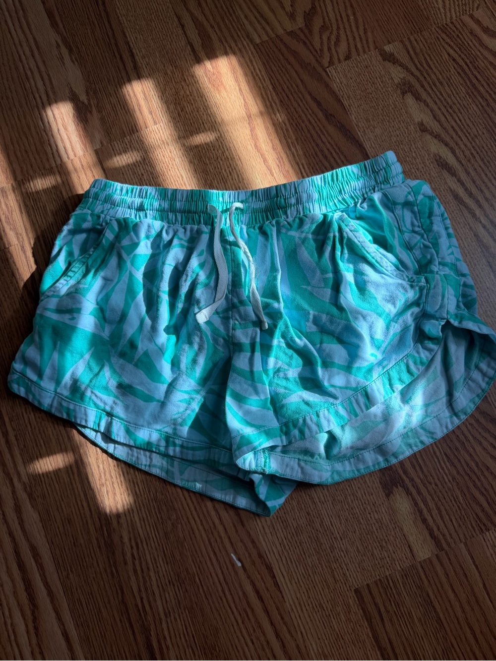 Billabong Teal and White Printed Athletic Shorts
